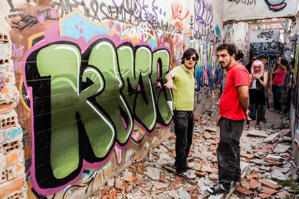 Dando instrucciones a Gonzalo Carotta en Un lío de pelotas (2013)